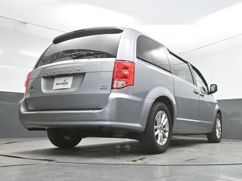 Used 2018 Dodge Grand Caravan SXT FWD image 39