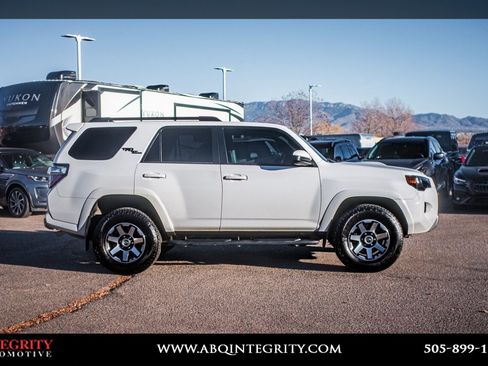 Used 2023 Toyota 4Runner TRD Off-Road image 8