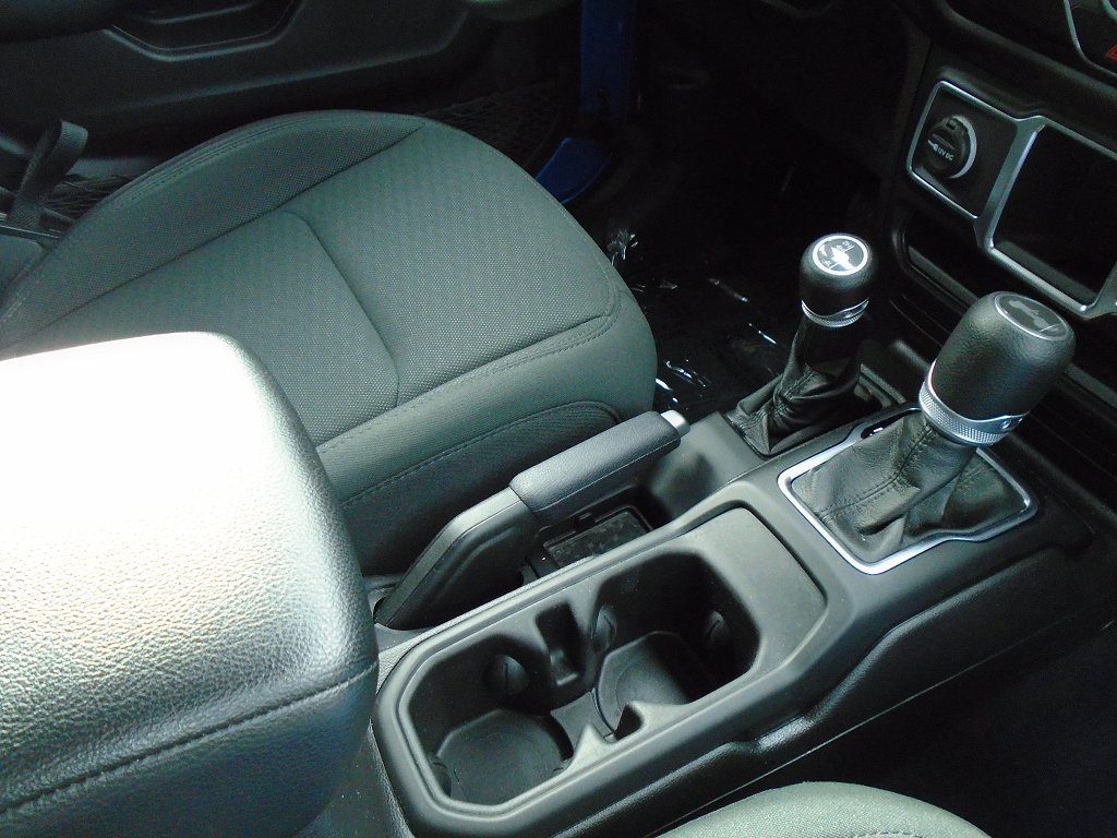 Certified 2021 Jeep Wrangler Sport AWD/4WD image 15