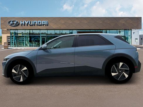 New 2026 Hyundai Ioniq 5 SE AWD/4WD image 3