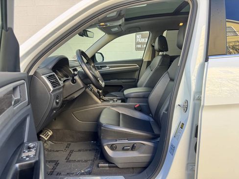 Used 2018 Volkswagen Atlas SEL w/ R-Line Package image 12