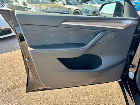 Used 2023 Tesla Model Y Long Range AWD/4WD image 8