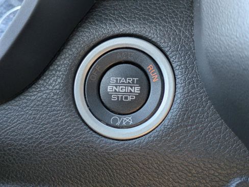 Used 2022 RAM 3500 Big Horn image 32