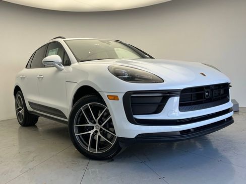 Used 2026 Porsche Macan AWD/4WD image 24