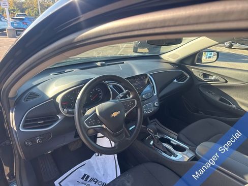 Used 2024 Chevrolet Malibu LT image 17