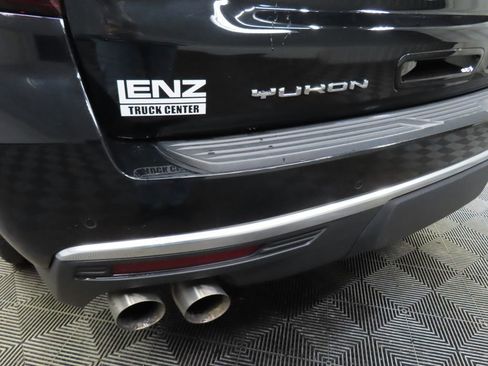 Used 2021 GMC Yukon Denali w/ Denali Premium Package image 48