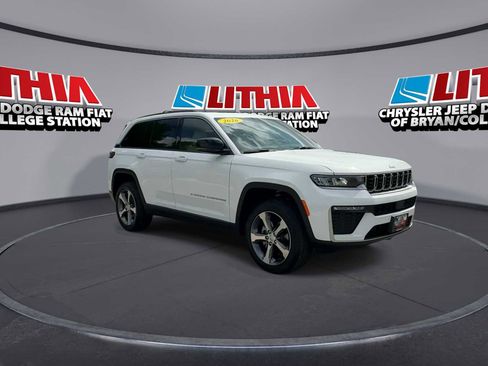 New 2026 Jeep Grand Cherokee Limited image 2