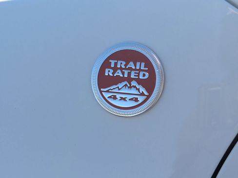 Used 2015 Jeep Cherokee Trailhawk w/ Comfort/Convenience Group AWD/4WD image 10