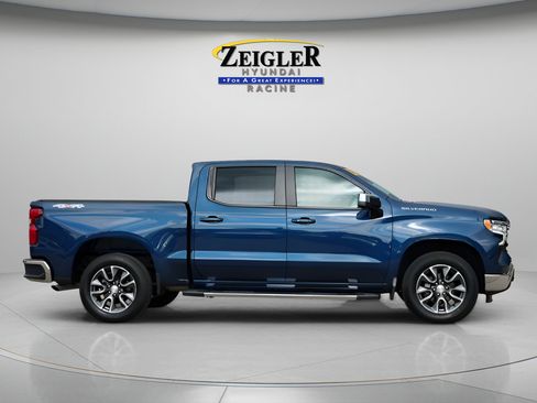 Used 2023 Chevrolet Silverado 1500 LT AWD/4WD image 8
