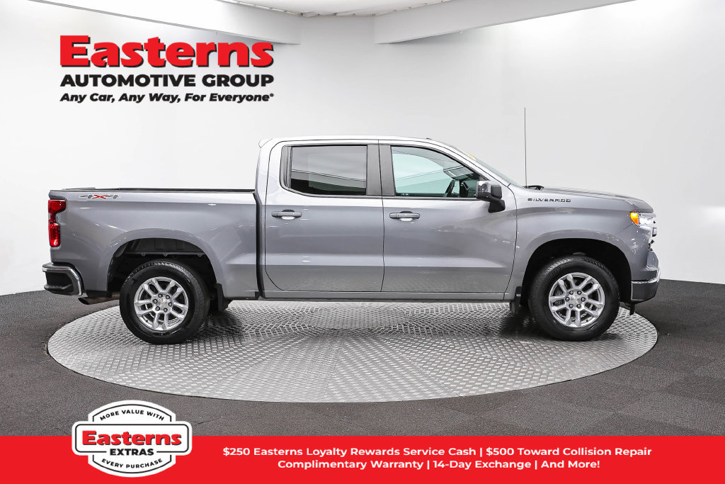 Used 2024 Chevrolet Silverado 1500 LT AWD/4WD image 5