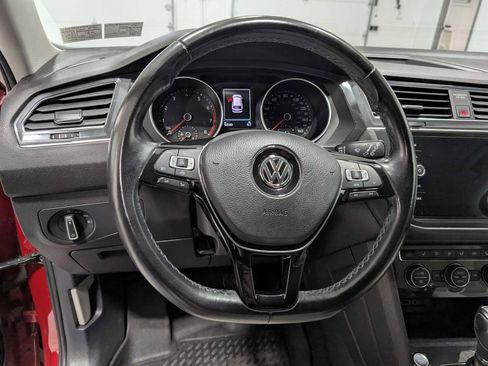 Used 2019 Volkswagen Tiguan SE image 31