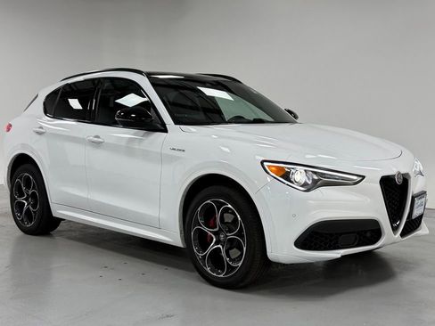 Used 2023 Alfa Romeo Stelvio Veloce image 6