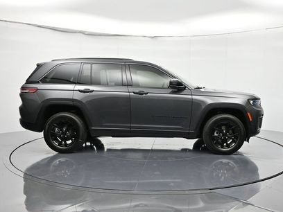 New 2026 Jeep Grand Cherokee Altitude