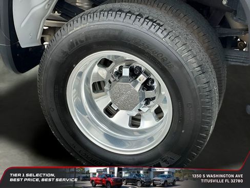 Used 2024 GMC Sierra 3500 Denali Ultimate AWD/4WD image 12