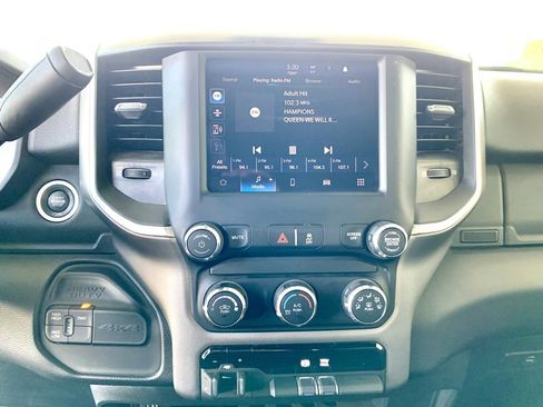 Used 2024 RAM 2500 Big Horn image 17