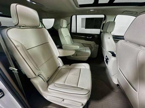 Used 2023 GMC Yukon XL Denali AWD/4WD image 36