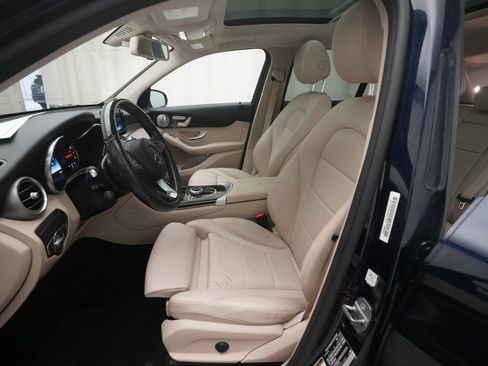 Used 2017 Mercedes-Benz GLC 300 4MATIC image 7