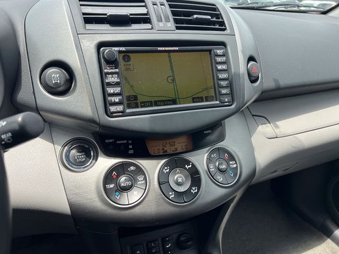 Used 2011 Toyota RAV4 Limited AWD/4WD image 20