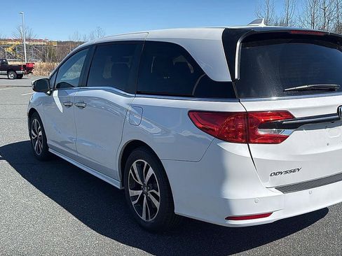 Used 2023 Honda Odyssey Touring image 10