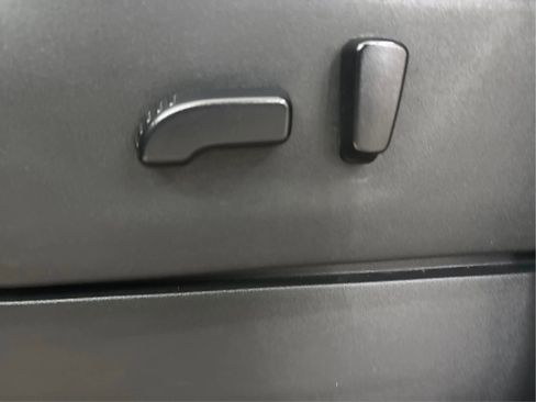 Used 2022 Nissan Frontier SV image 25