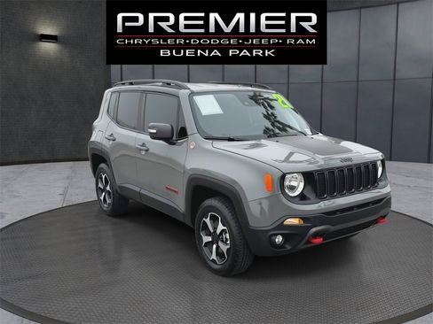 Used 2021 Jeep Renegade Trailhawk image 2