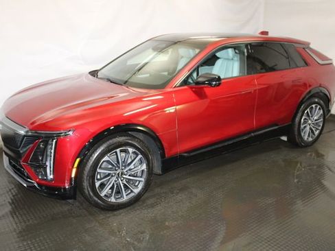 Certified 2024 Cadillac Lyriq Sport w/ LPO, Floor Liner Package AWD/4WD image 2