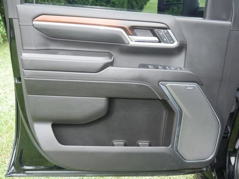 Used 2024 GMC Sierra 2500 Denali w/ Denali Reserve Package AWD/4WD image 16