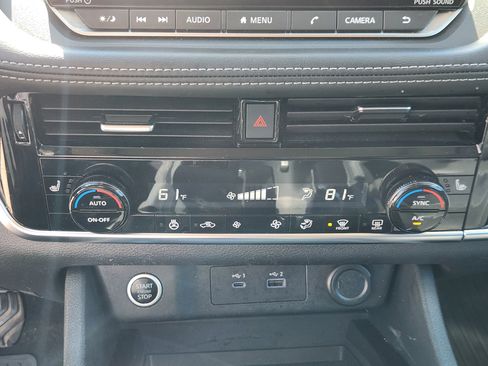 Certified 2022 Nissan Rogue SV w/ SV Premium Package AWD/4WD image 21