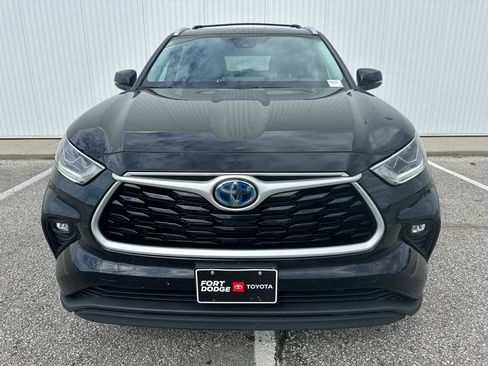 Used 2023 Toyota Highlander Bronze Edition AWD/4WD image 11