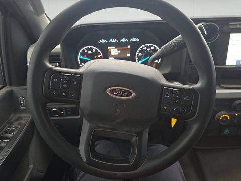 Used 2023 Ford F250 XL AWD/4WD image 3