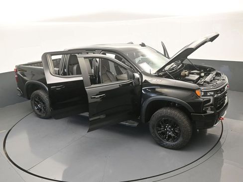 Used 2024 Chevrolet Silverado 1500 ZR2 w/ Technology Package image 79