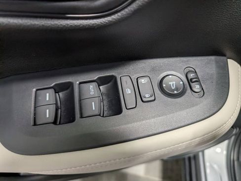 Used 2026 Honda HR-V LX image 12
