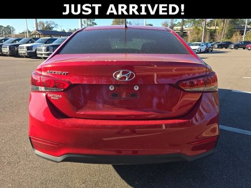 Used 2022 Hyundai Accent SE image 4