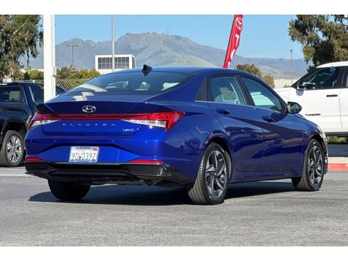 Used 2023 Hyundai Elantra Limited image 4