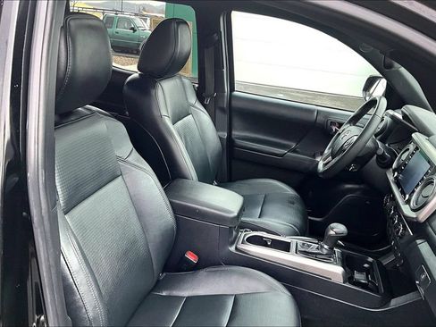 Used 2023 Toyota Tacoma Limited w/ Nightshade Package AWD/4WD image 7