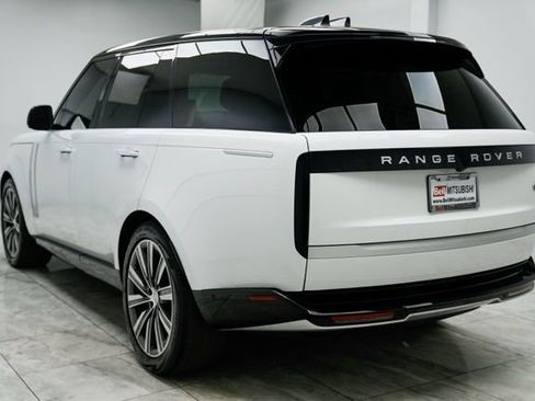 Used 2023 Land Rover Range Rover Autobiography image 7