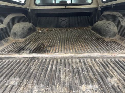 Used 2017 RAM 1500 Laramie image 10