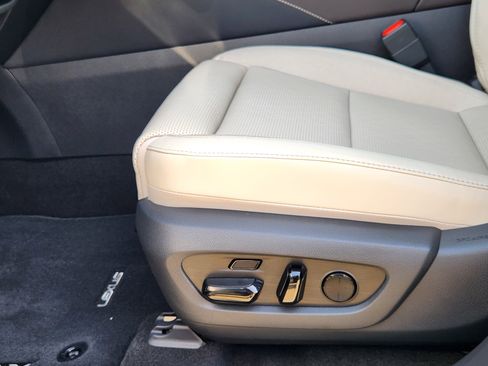 New 2025 Lexus RX 450h AWD w/ Luxury Package image 17