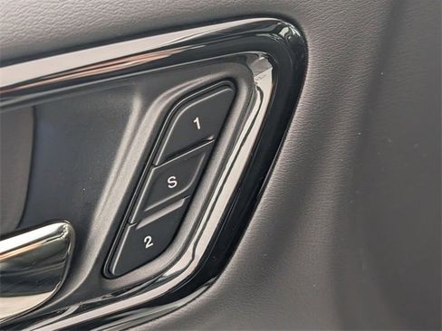 Used 2022 Dodge Durango R/T w/ Hemi Orange Plus Package image 11