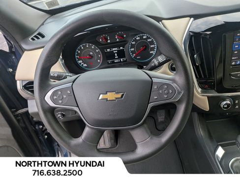 Used 2023 Chevrolet Traverse LS w/ Safety Package image 5