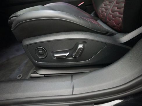 Used 2025 Audi RS 6 performance image 17