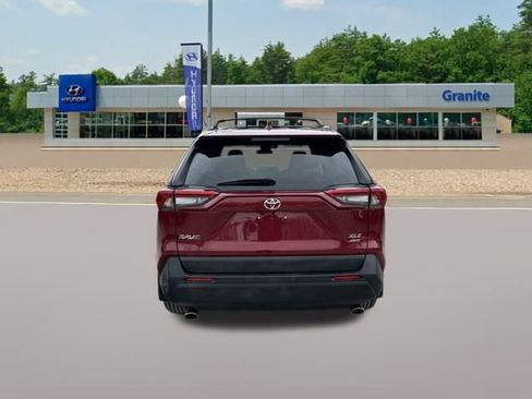 Used 2022 Toyota RAV4 XLE w/ Convenience Package image 8