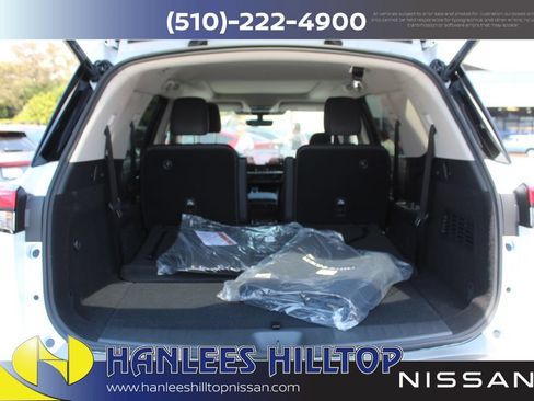 New 2026 Nissan Pathfinder SL w/ SL Premium Package AWD/4WD image 10