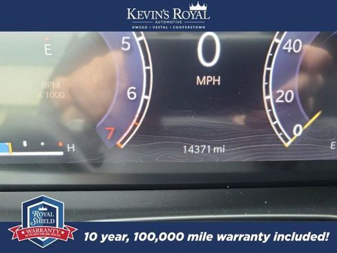 Used 2025 Jeep Grand Cherokee Altitude AWD/4WD image 12