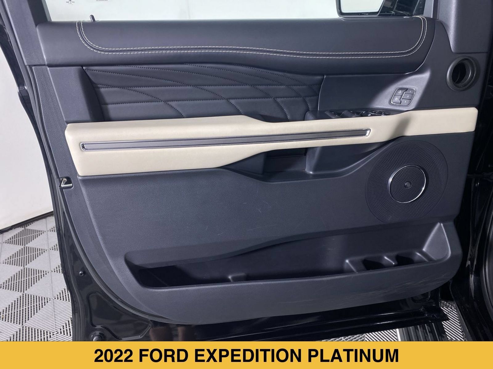 Used 2022 Ford Expedition Platinum AWD/4WD image 13