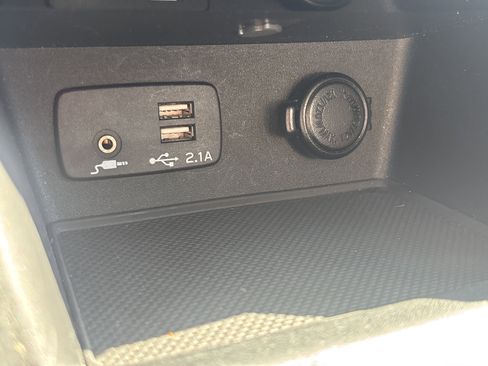 Used 2021 Subaru Forester Touring image 29