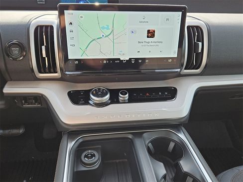 New 2025 Ford Expedition Active image 18