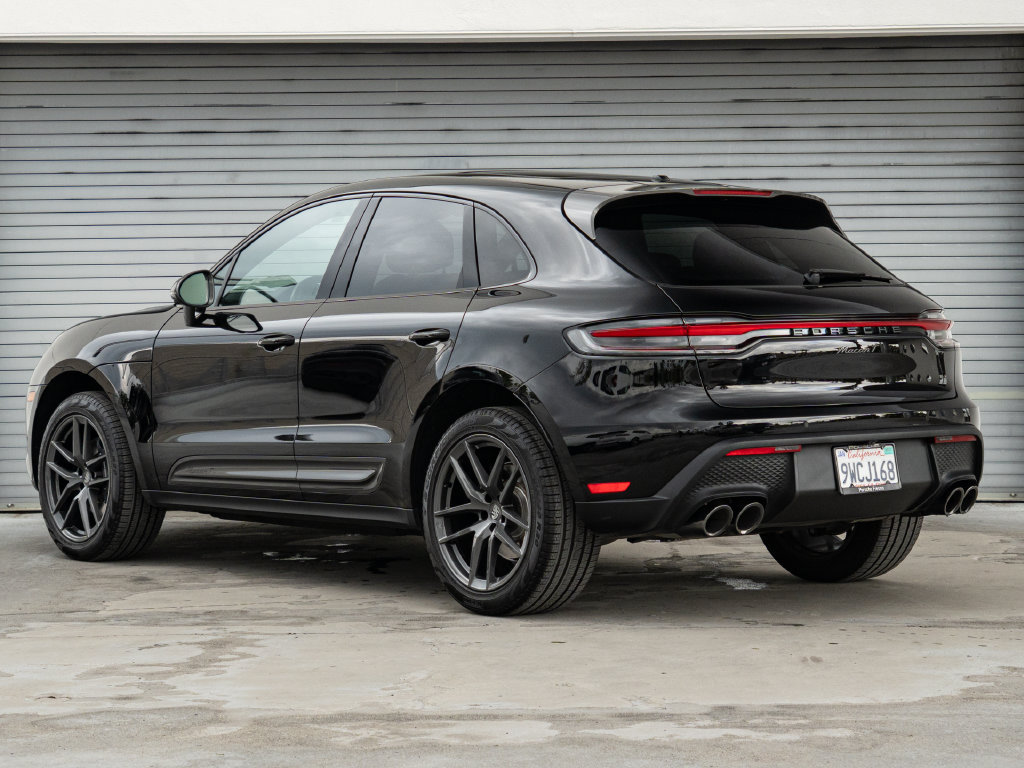Certified 2026 Porsche Macan Turbo AWD/4WD image 3