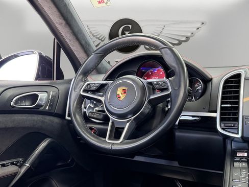 Used 2018 Porsche Cayenne GTS image 12