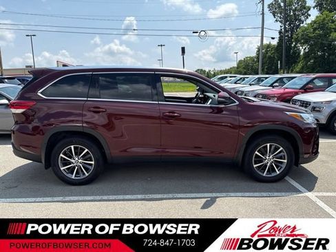Used 2019 Toyota Highlander XLE AWD/4WD image 6